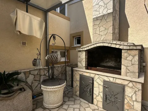 Izdavanje, jednosoban stan, 60m², Centar, Tivat - image 23