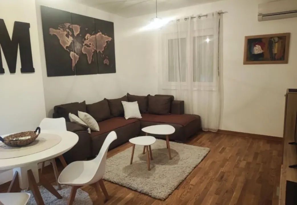 Izdavanje, jednosoban stan, 55m², City Kej, Podgorica