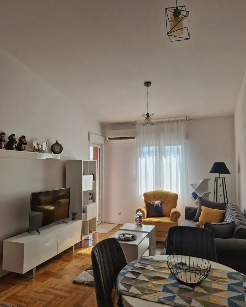 Izdavanje, jednosoban stan, 45m², Zabjelo, Podgorica