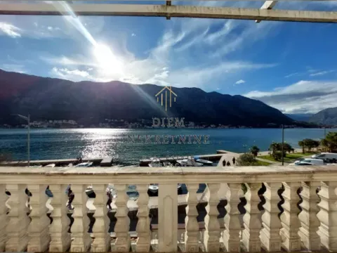 Izdavanje, trosoban stan, 130m², Dobrota, Kotor - image 19