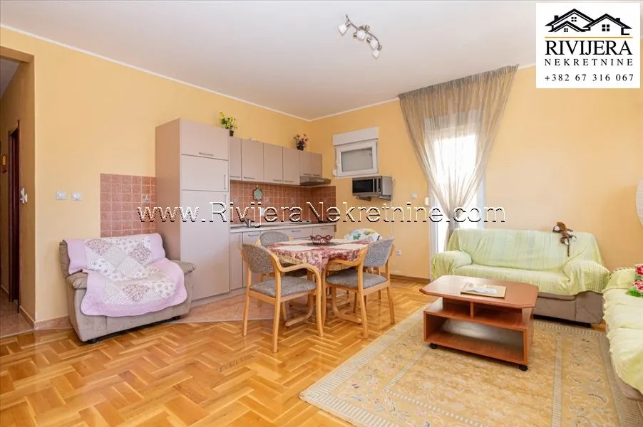 Prodaja, dvosoban stan, 86m², Igalo, Herceg Novi