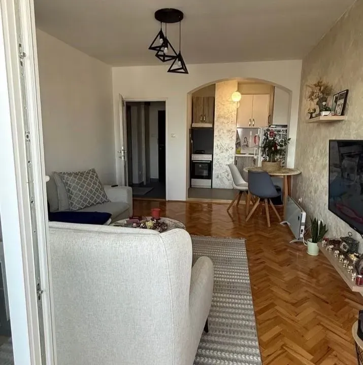 Prodaja, jednosoban stan, 42m², Autobuska stanica, Podgorica