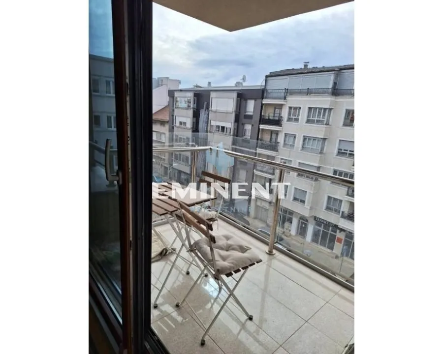 Izdavanje, trosoban stan, 102m², Vračar Hram, Vračar Sve Podlokacije