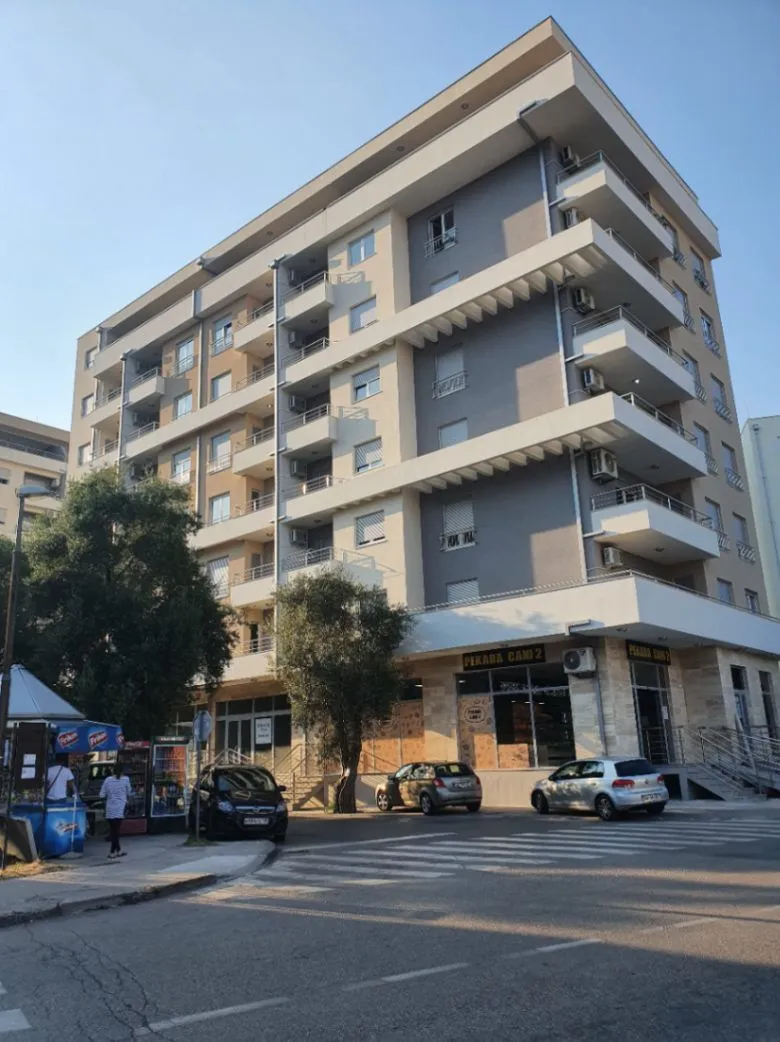 Izdavanje, jednosoban stan, 43m², Centar, Budva