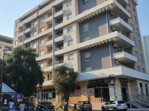 Izdavanje, jednosoban stan, 43m², Centar, Budva