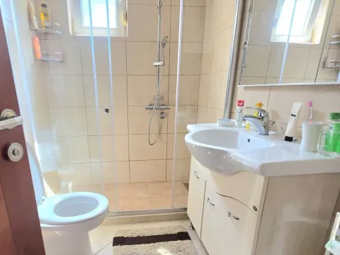 Izdavanje, dvosoban stan, 100m², Centar, Bar - image 9