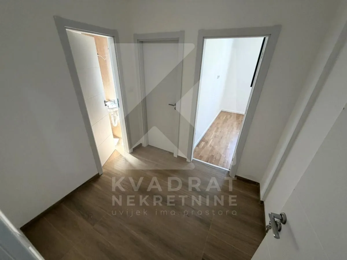 Prodaja, dvosoban stan, 64m², Tološi, Podgorica