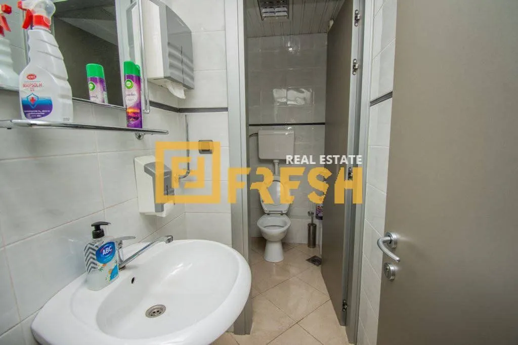 Rent, office space, 412m², Preko Morače, Podgorica
