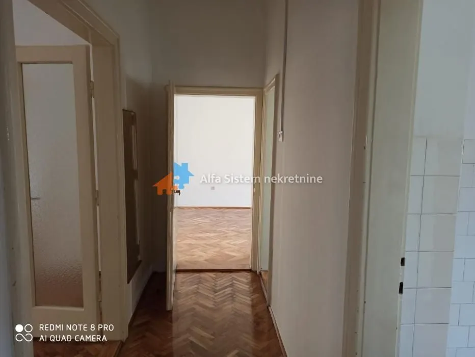 Izdavanje, trosoban stan, 70m², Stari Grad, Beograd