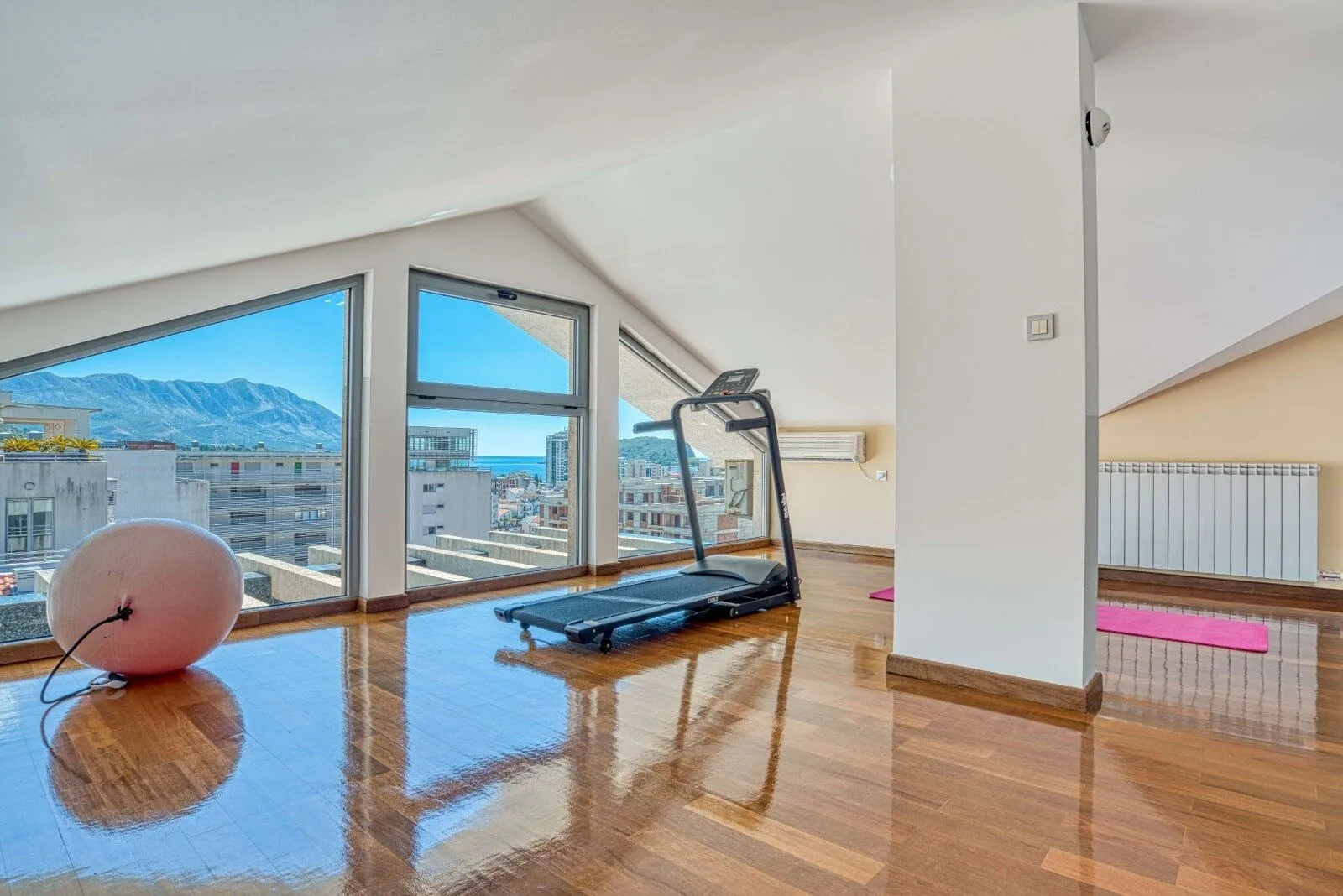 Sale, four bedroom apartment, 188m², Rozino, Budva