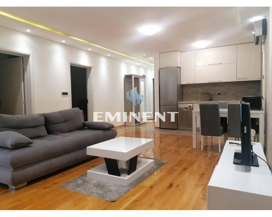 Izdavanje, trosoban stan, 62m², Lekino Brdo, Voždovac Sve Podlokacije