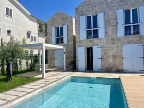 Izdavanje, kuća, 125m², Donja Lastva, Tivat