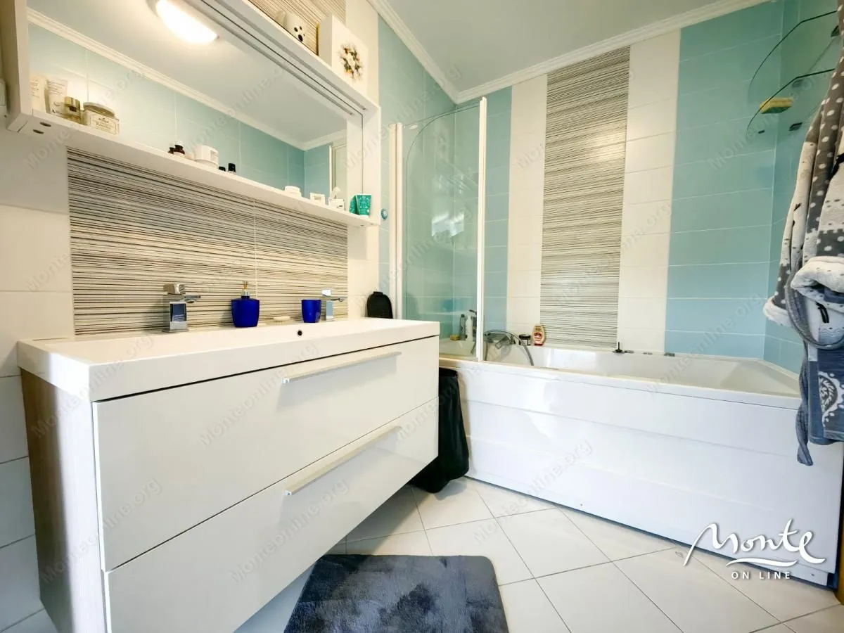 Prodaja, trosoban stan, 196m², Podgorica, Crna Gora