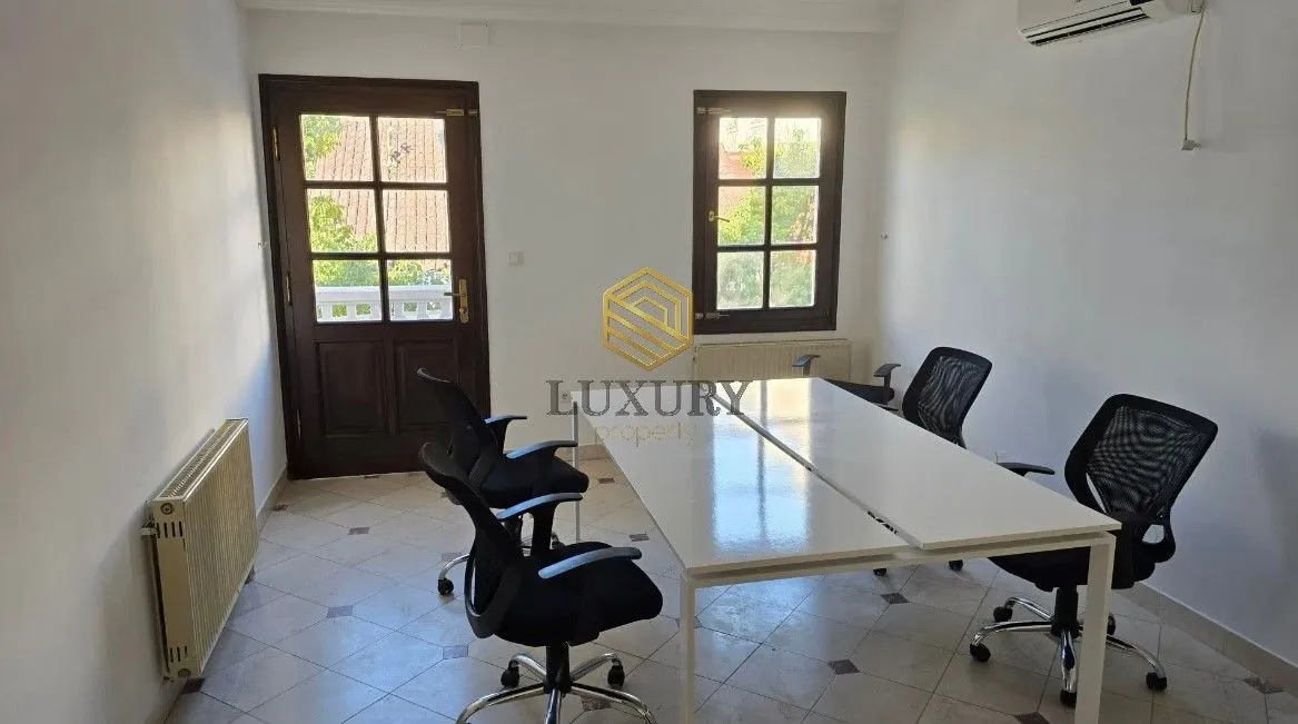 Rent, office space, 140m², Centar, Podgorica