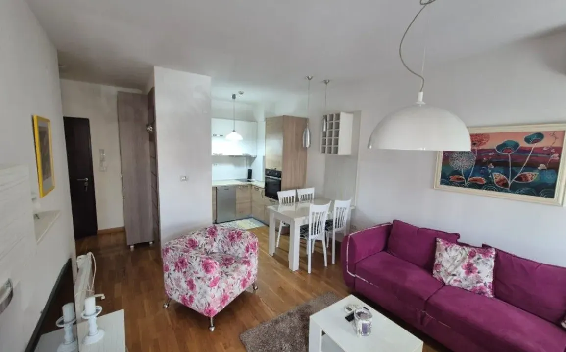 Izdavanje, jednosoban stan, 45m², City Kvart, Podgorica