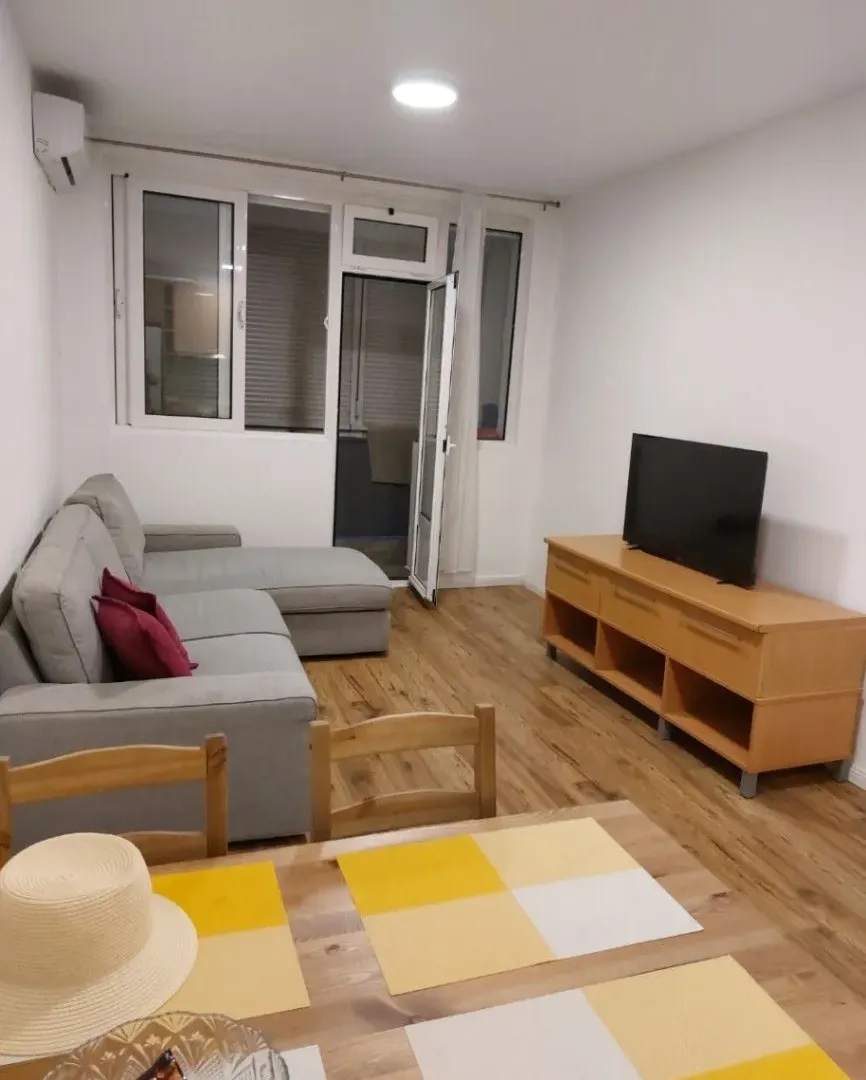 Rent, two bedroom apartment, 65m², Centar, Bar