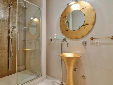 Sale, four bedroom apartment, 199m², Bečići, Budva - image 17