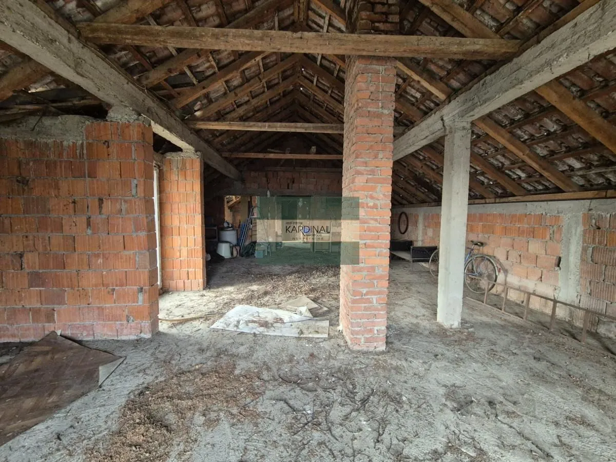 Prodaja, kuća, 300m², Tonja, Ćuprija