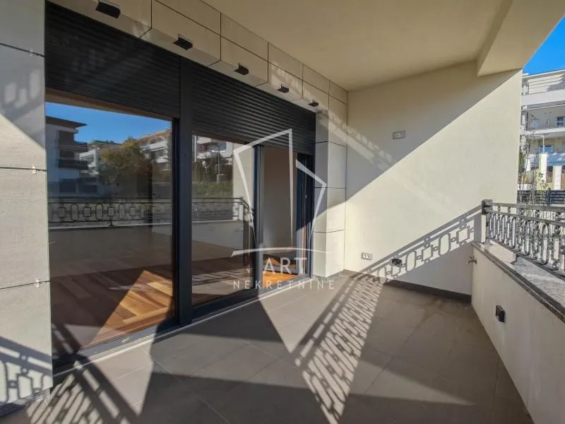 Sale, four bedroom apartment, 128m², Dedinje Sve Podlokacije, Beograd