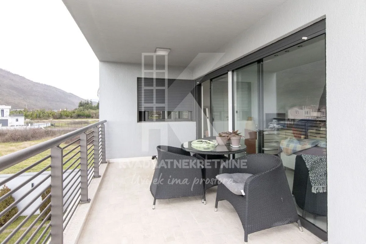Sale, house, 250m², Tološi, Podgorica
