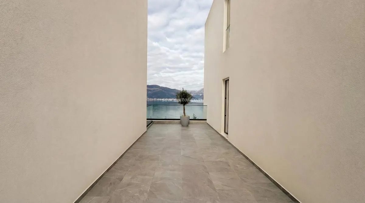 Prodaja, dvosoban stan, 129m², Krašići, Tivat