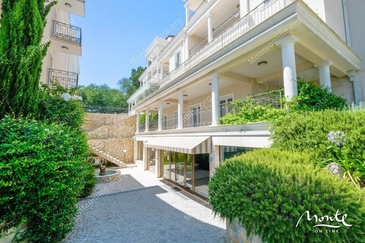 Prodaja, trosoban stan, 166m², Đenovići, Herceg Novi