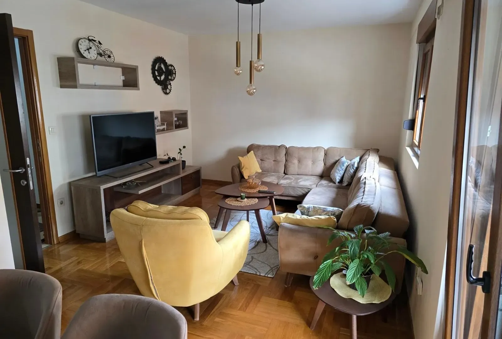 Rent, two bedroom apartment, 70m², Stari Aerodrom, Podgorica