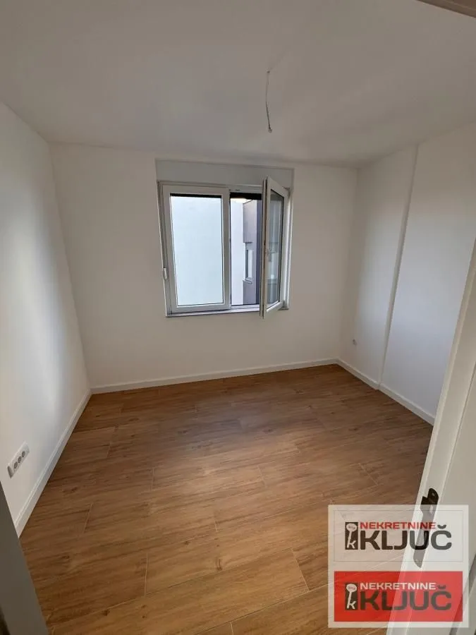 Prodaja, trosoban stan, 72m², Alibegovac, Petrovaradin