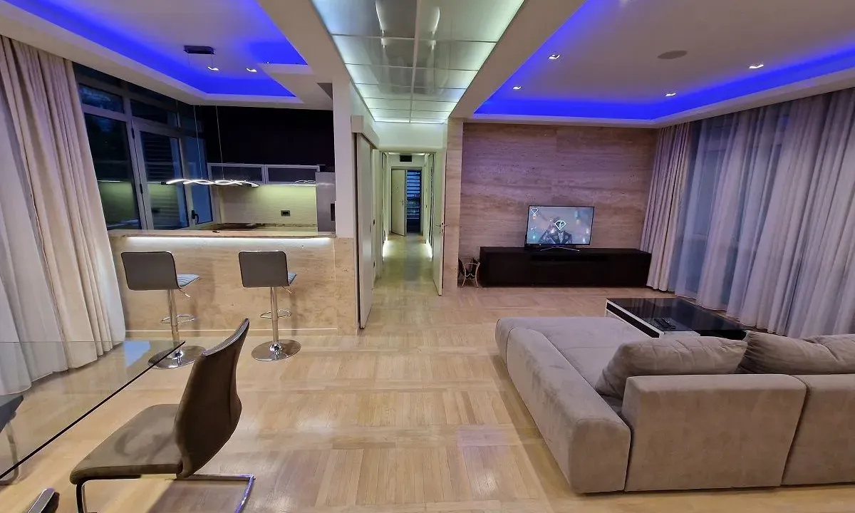 Izdavanje, trosoban stan, 148m², Dedinje Sve Podlokacije, Beograd