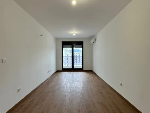 Izdavanje, stan, 64m², Tološka šuma, Podgorica