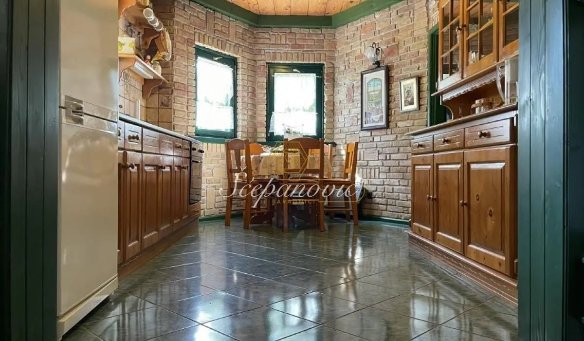 Prodaja, kuća, 202m², Sremska Kamenica, Petrovaradin
