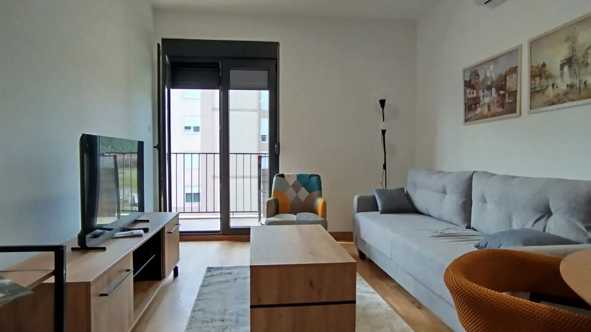 Izdavanje, jednosoban stan, 40m², Tološi, Podgorica