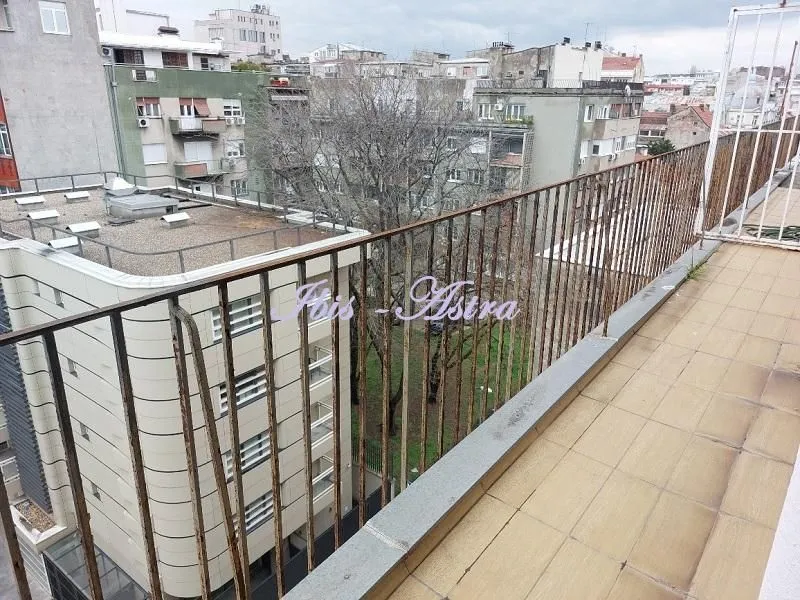 Rent, three bedroom apartment, 75m², Vračar Sve Podlokacije, Beograd