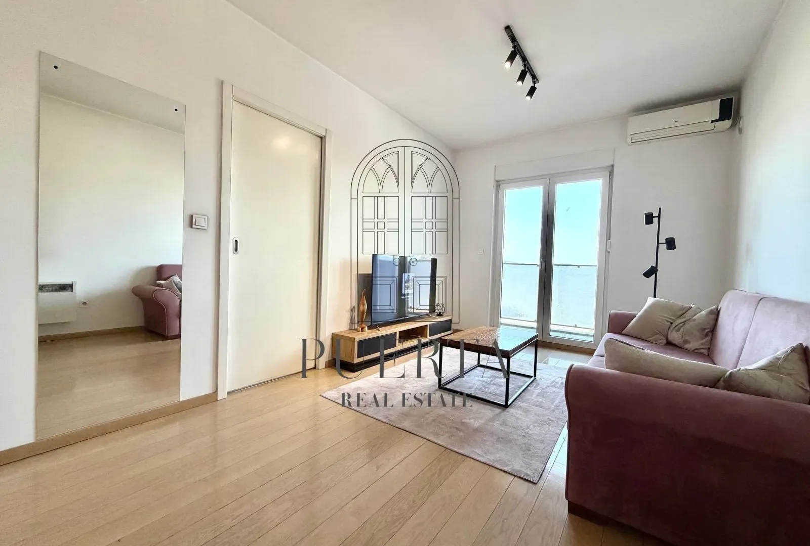 Prodaja, jednosoban stan, 44m², City Kvart, Podgorica