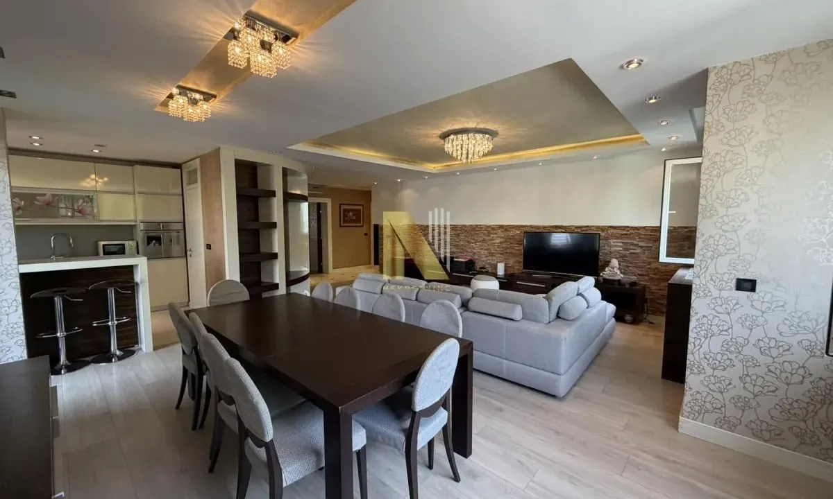 Izdavanje, stan, 174m², Grbavica, Novi Sad Sve Podlokacije