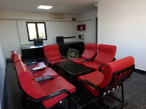 Izdavanje, poslovni prostor, 80m², Stari Aerodrom, Podgorica - image 7