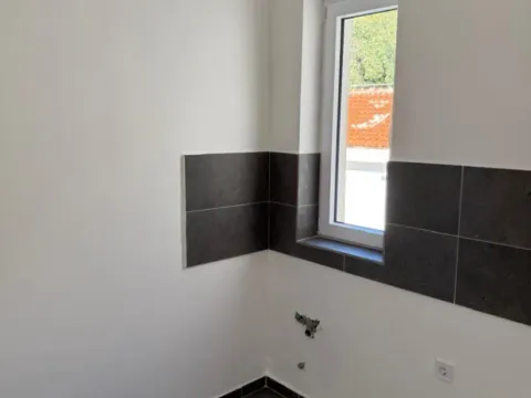 Sale, two bedroom apartment, 55m², Petrovac, Budva - image 12