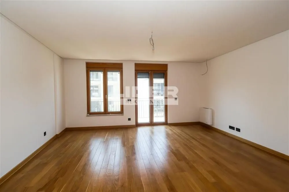 Sale, four bedroom apartment, 261m², Vračar Hram, Vračar Sve Podlokacije