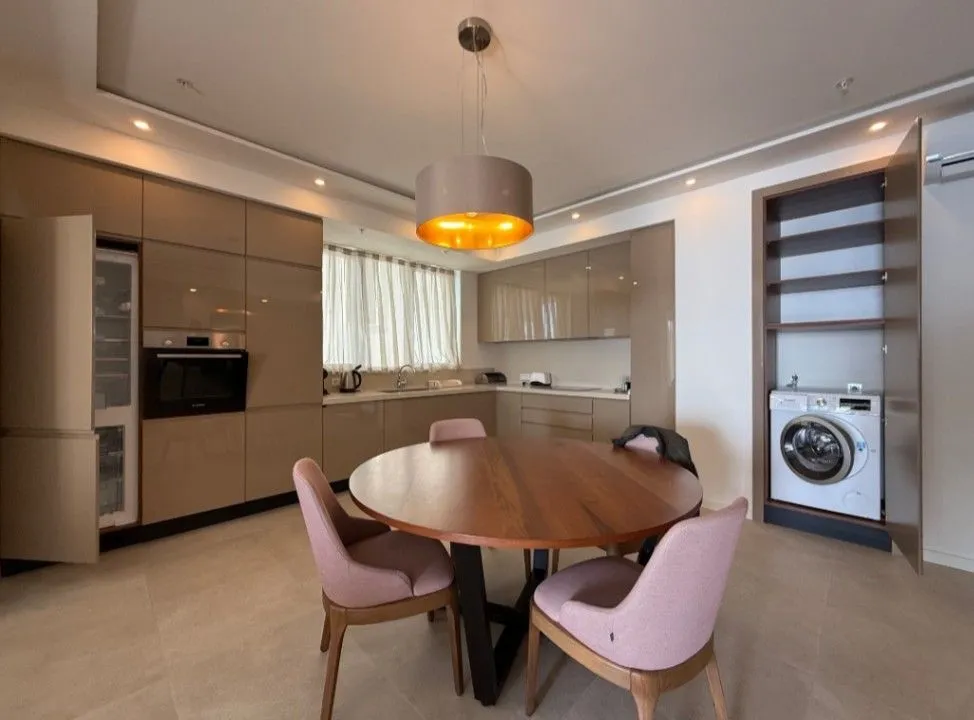 Prodaja, dvosoban stan, 110m², Rafailovići, Budva