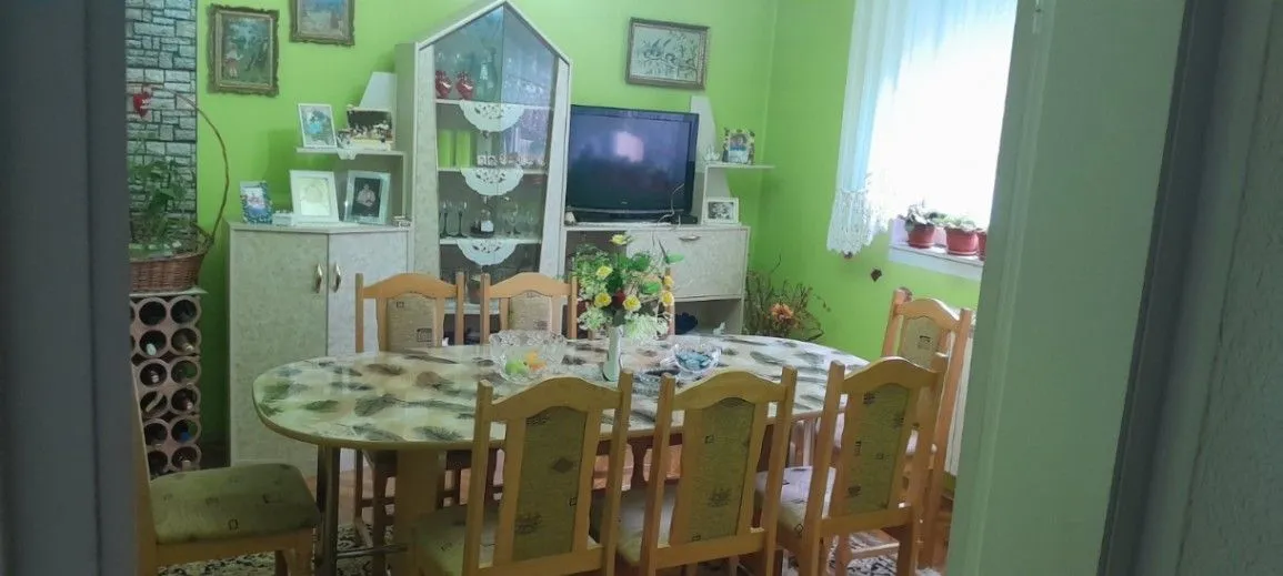 Prodaja, kuća, 280m², Sremska Mitrovica, Srbija