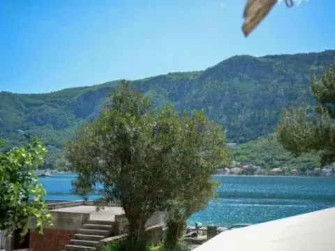 Izdavanje, jednosoban stan, 46m², Dobrota, Kotor - image 4