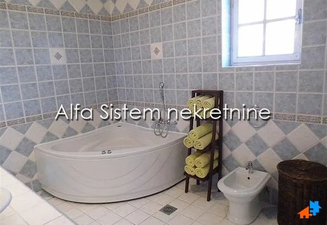 Rent, house, 400m², Voždovac Sve Podlokacije, Beograd
