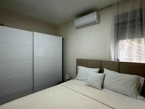 Izdavanje, jednosoban stan, 48m², Tivat, Crna Gora - image 10