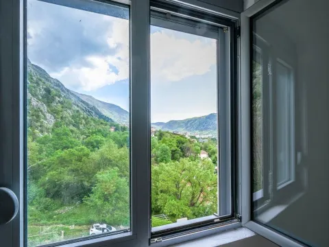Sale, three bedroom apartment, 103m², Dobrota, Kotor - image 4