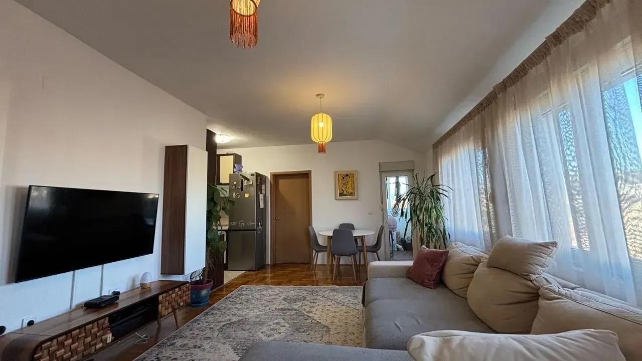 Prodaja, dvosoban stan, 61m², Tološi, Podgorica