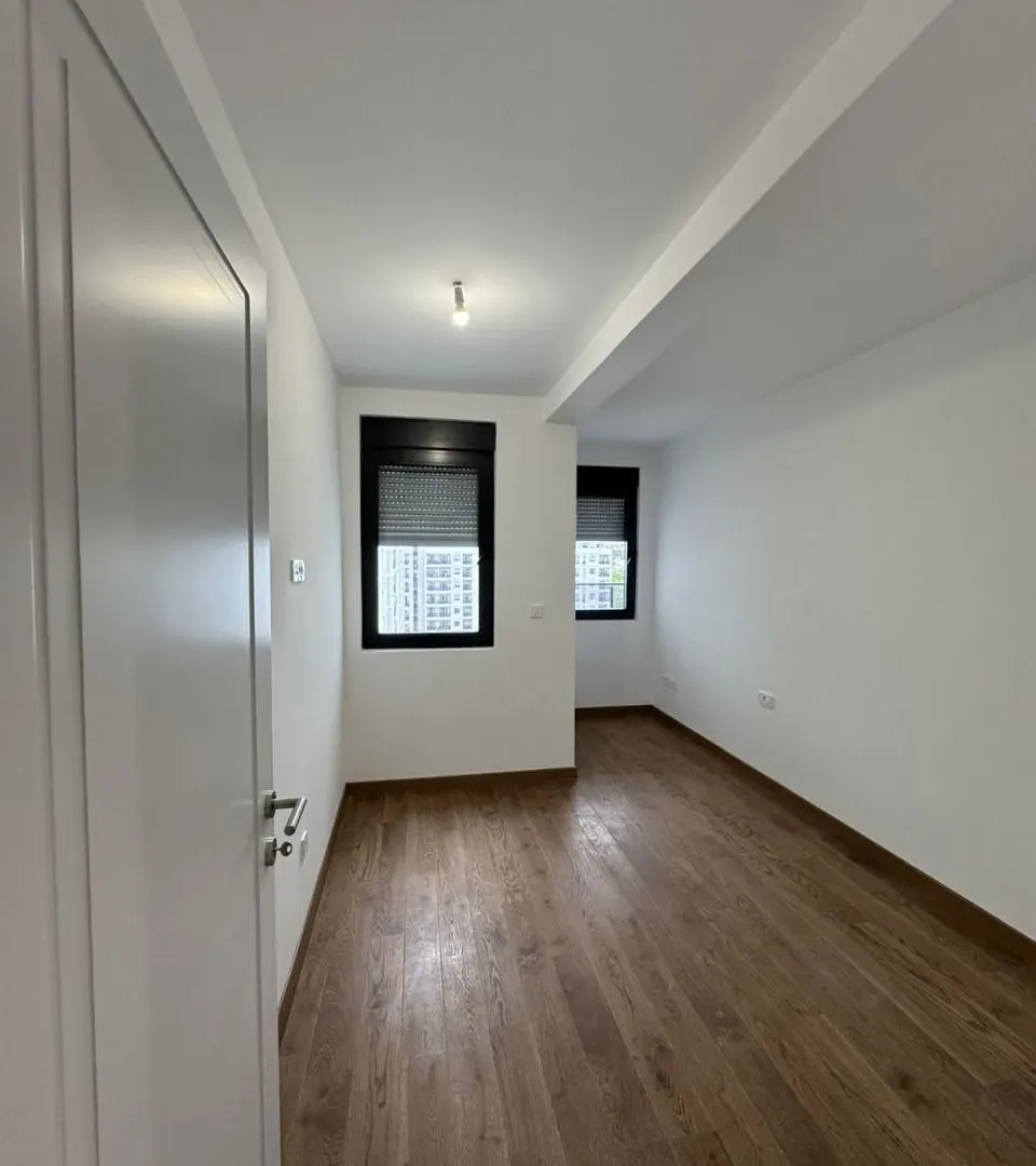 Izdavanje, dvosoban stan, 64m², Kruševac, Podgorica