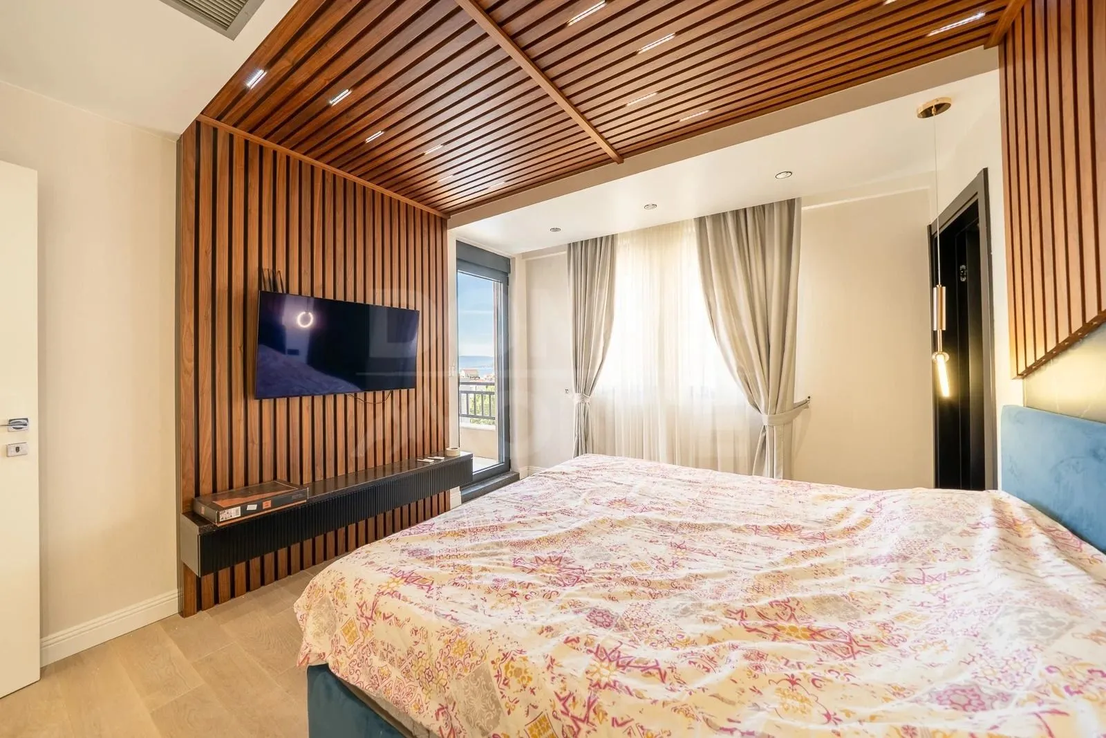 Rent, three bedroom apartment, 120m², Pod Kuk, Tivat