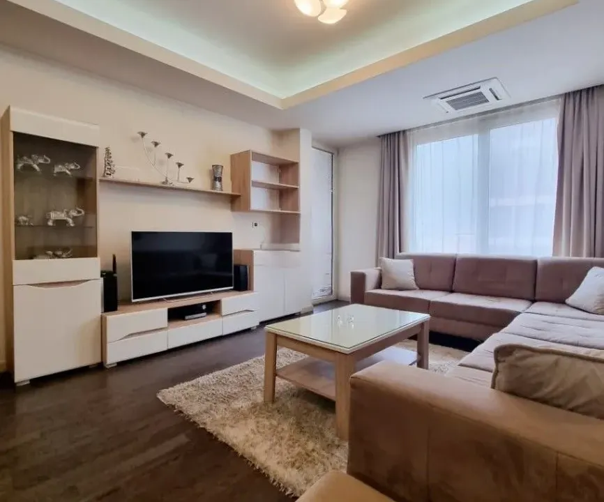 Izdavanje, jednosoban stan, 62m², Budva, Crna Gora