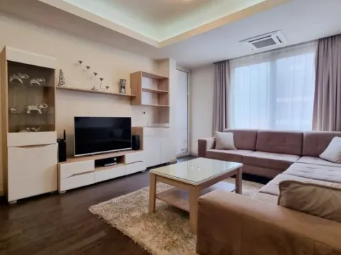 Izdavanje, jednosoban stan, 62m², Budva, Crna Gora