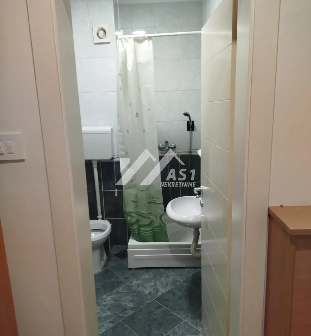 Izdavanje, stan, 25m², Grbavica, Novi Sad Sve Podlokacije